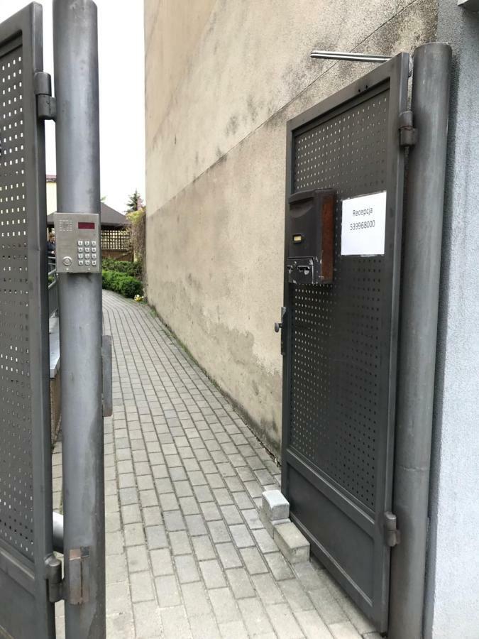 Clarus Mons Studio Albergue Częstochowa Exterior foto